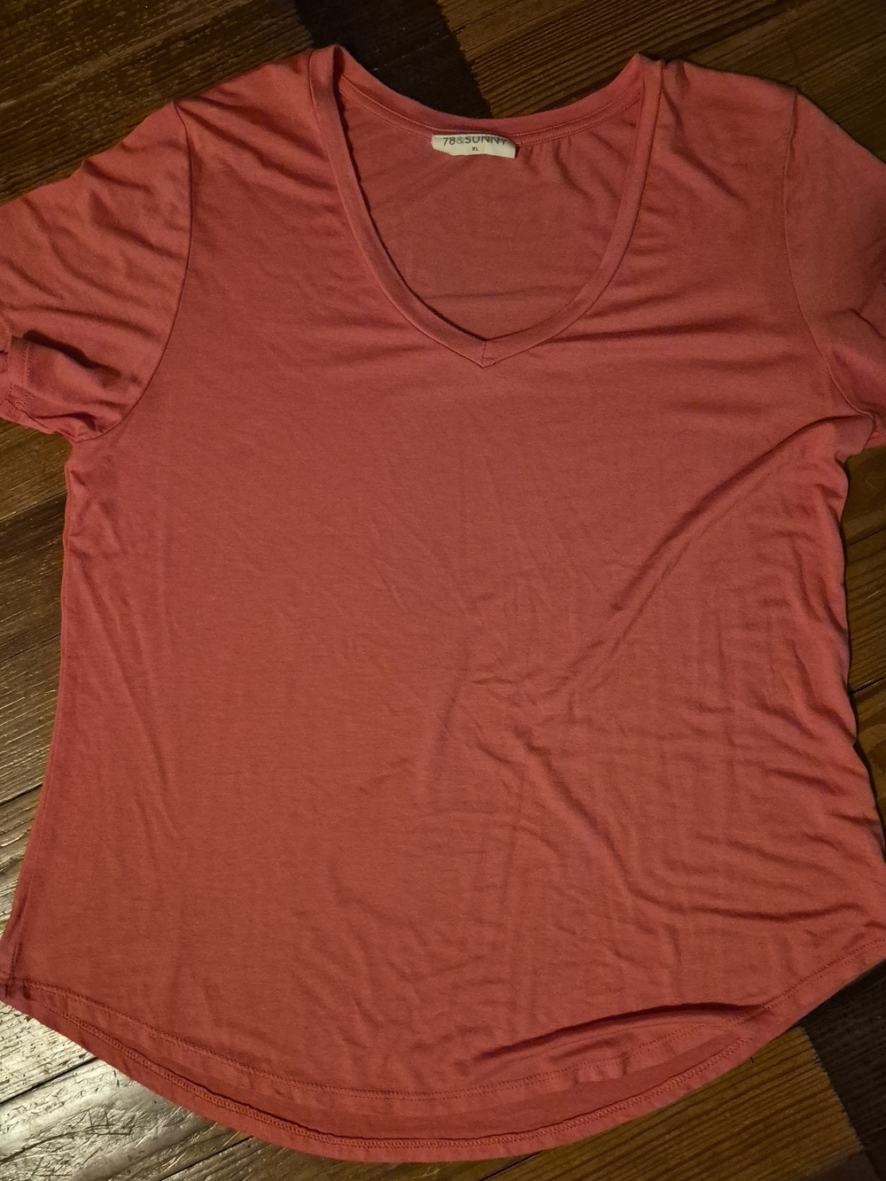 78 &sunny Coral V-Neck Short Sleeve Tee - Classic Fit- XL